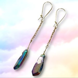 βοΈ Crystal Dark Iridescent Quart Gold Hanging Chain Dangle Earrings